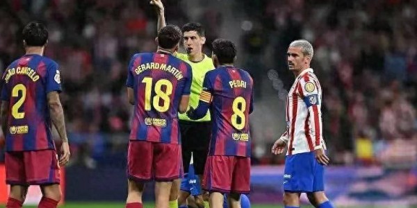 诺坎普一夜崩塌！巴萨10人作战0-2完败！欧冠出局一步之遥！拉师傅真不行，巴斯快救驾