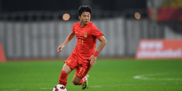 冲超！曝陕西联合请来德甲教练，60万签问题国脚，欧联中场就位