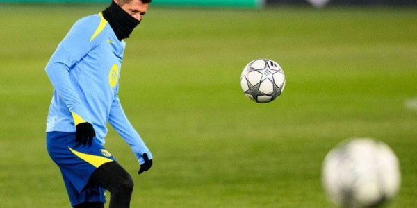 布拉格斯拉维亚对阵巴塞罗那：严寒之夜的欧冠对决